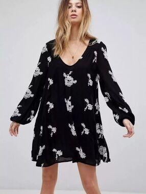 Black Floral Embroidered Long-Sleeve Dress